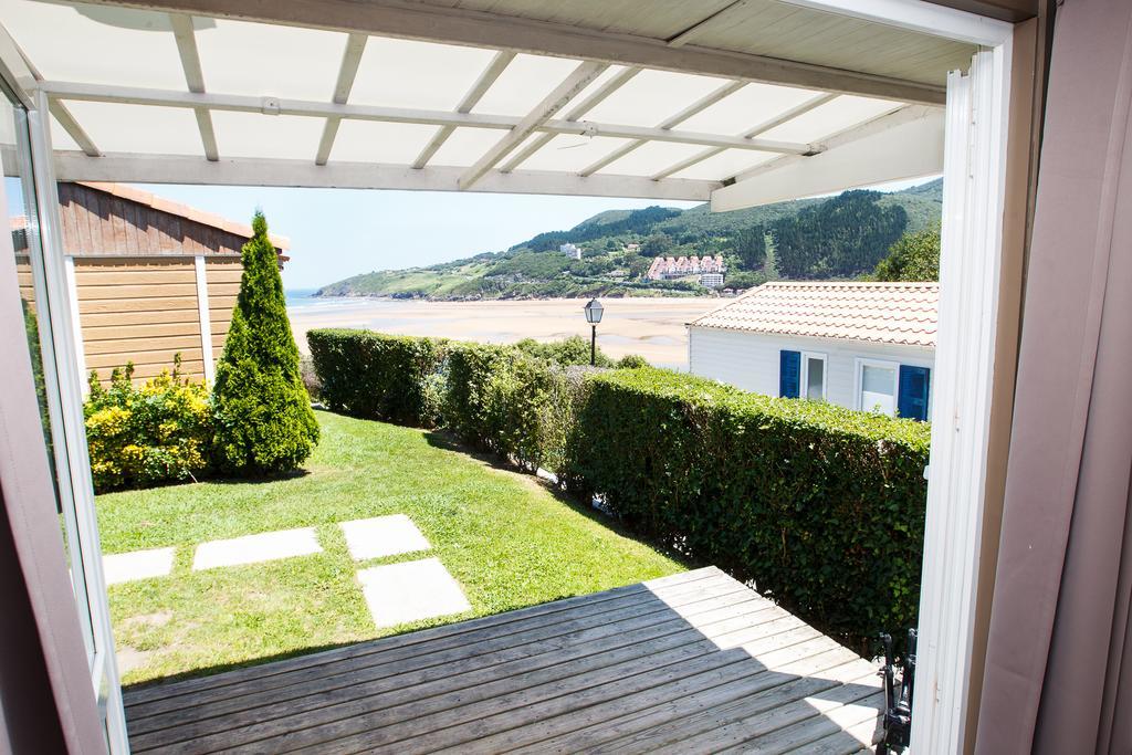 Bungalows Portuondo Parking Gratuito Мундака Екстер'єр фото