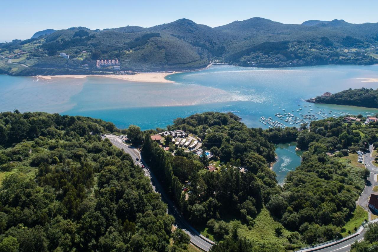 Bungalows Portuondo Parking Gratuito Мундака Екстер'єр фото